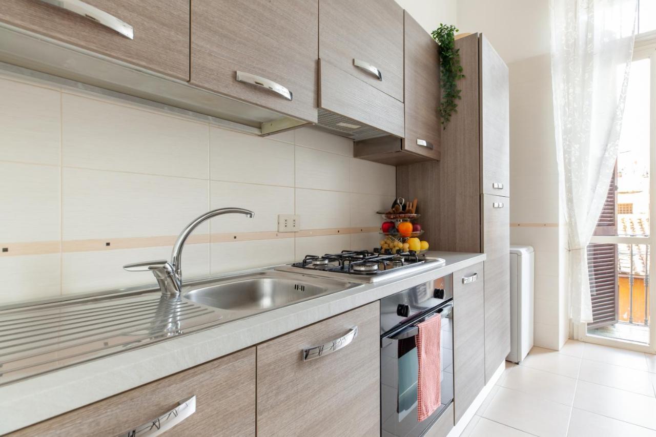 Leonardo Suite Navona Rome Bagian luar foto